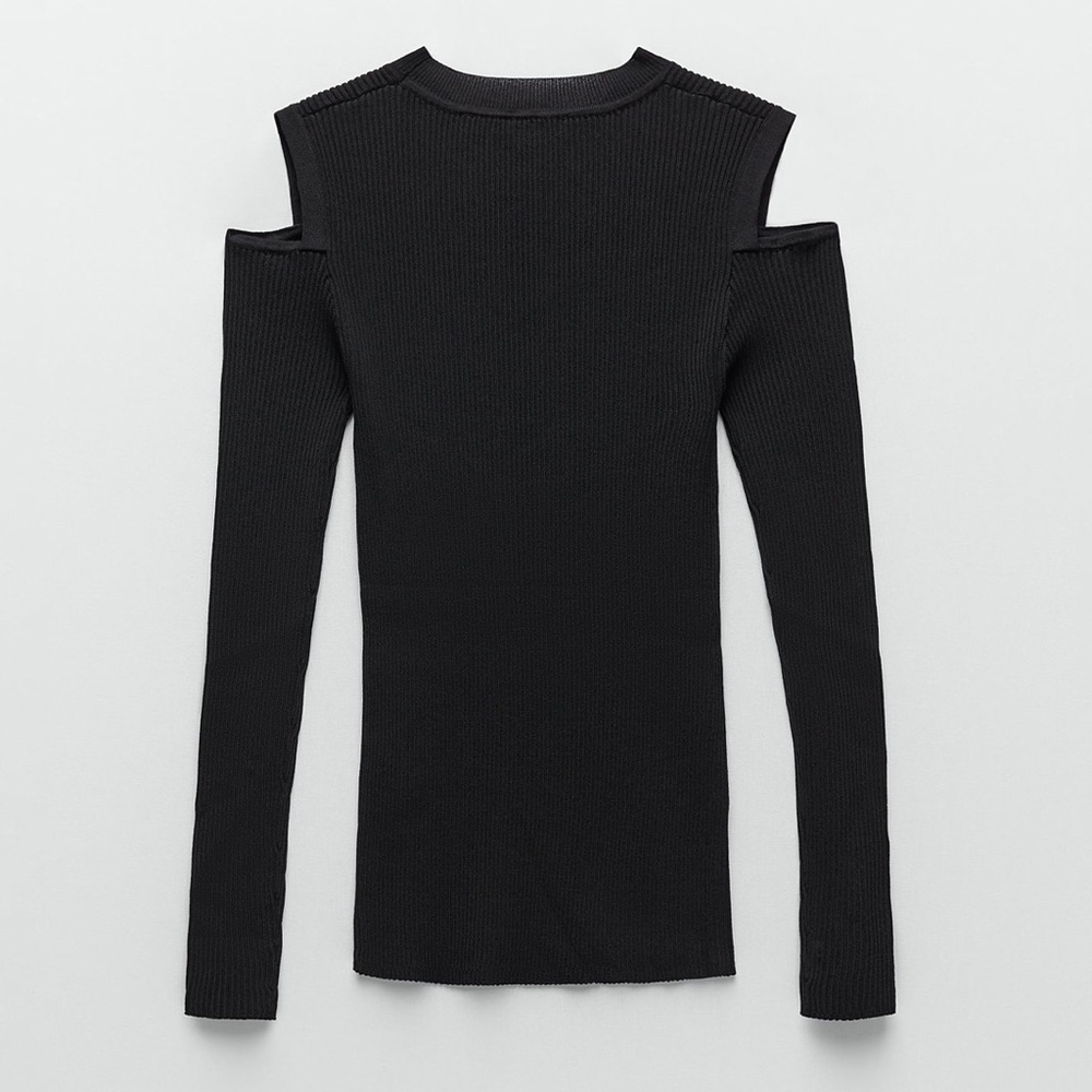 Cut Out Sweater - Picture 3 of 6
